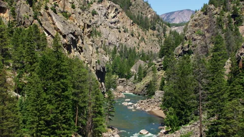 Clarks fork of the Yellowstone River in a steep canyon Stock-Footage 260736250
