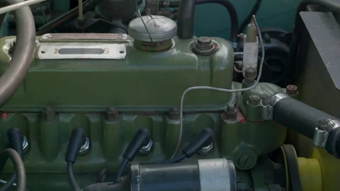 CLASSIC AUTO ENGINE. RUNNING. 4K SLIDER SHOT. NO PEOPLE. Stock Footage 261762762