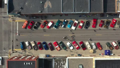 Classic car show on Sinclair Lewis Avenue in Sauk Centre, Minnesota Stock Footage 256706411