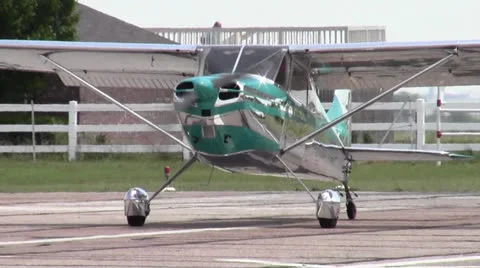 Classic Cessna Take Off 스톡 동영상 24728230