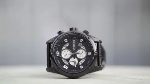 Classic Crocodile Old Watch Clock 스톡 동영상 140239638
