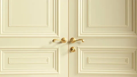 Classic door opening to the white background. 4k, luma matte included. 库存影片 145890605