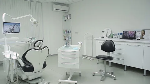 Classic empty dentist`s office interior, wide angle, dolly shot 스톡 동영상 102842366