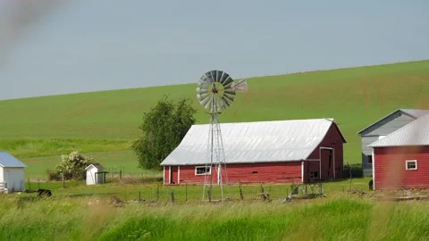 Classic Rural Icon: Red Barn &amp; Windmill 動画素材 339274551