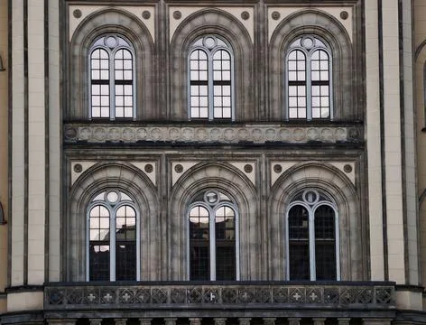 Classical architecture with decorative elements. Stately neoclassical struc.. Фото