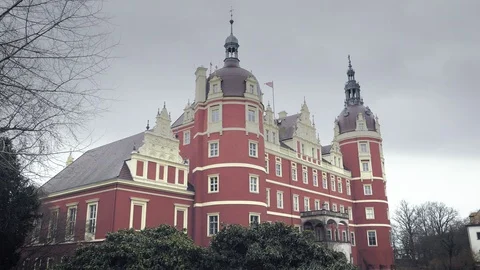 Classicist castle. Monumental palace with moat, sculptural decoration Stock Footage 93158777