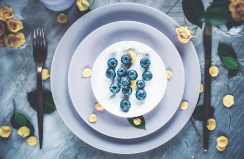 Classy table setting decor idea Stock Photos