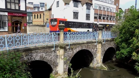 Clattern Bridge Kingston Upon Thames 動画素材 109478394