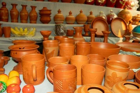 Clay, earthenware, rustic pieces, mugs, vases, pots made from clay Foto stock