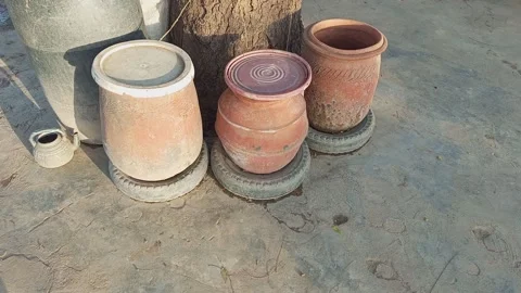 Clay Pots Plastic Drum By Road In Kawaji Raw Vídeo Stock 321192015