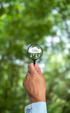 A clean and friendly environment without carbon dioxide emissions, Hand hol.. Stockfoto's