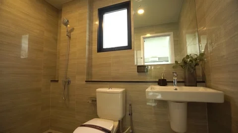 Clean and Nice Beige Tile Wall Bathroom, Walkthrough Vídeos de archivo 250121293