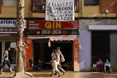 Clean-up and search operations continue following deadly floods in Spain, Paipor Stock Photos