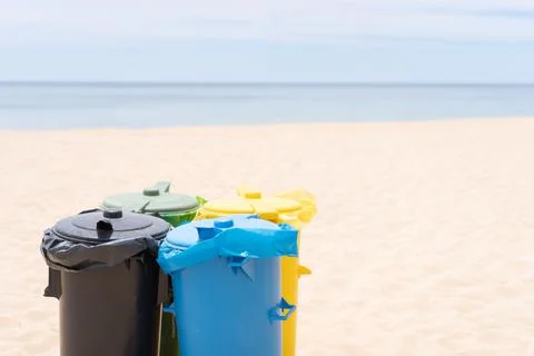 Clean beach garbage bins. Foto stock