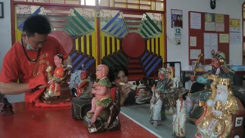 Clean Buddhist God Statues Stock-Footage 121698465