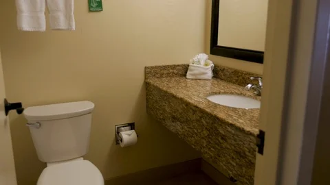 Clean hotel bathroom Video stock 94264014