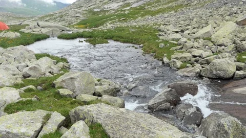 Clean, natural water in a mountain stream 스톡 동영상 112643495