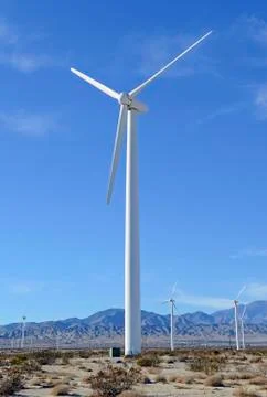 Clean, Renewable Energy for the Future: Wind Turbines in Wind Farm Fotos Stock
