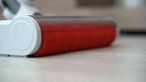 Clean the room with a vacuum cleaner Vídeo Stock 115368075