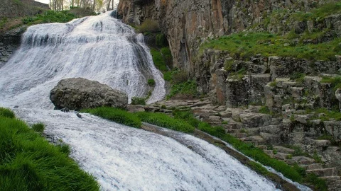 Clean Thermal Waterfall, Arpa River in Jermuk, Armenia 3 Vidéo 90094051