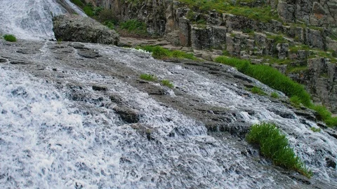 Clean Thermal Waterfall, Arpa River in Jermuk, Armenia 14 Vidéo 90094886