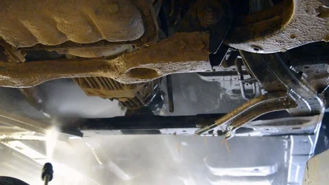 Clean under the car Видео 121394637