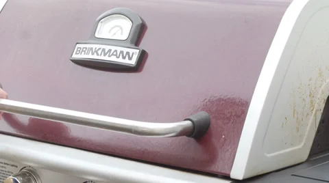 Cleaning BBQ Grill Video stock 38008054