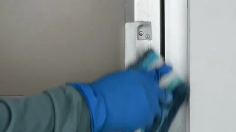Cleaning door handle 動画素材 139971976