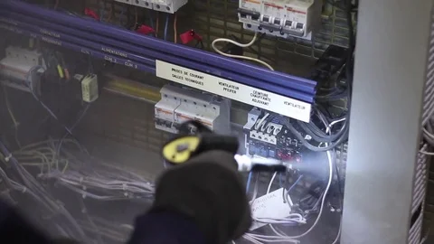 Cleaning electrical equipement with dry ice Stock Footage 84065116