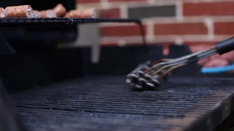 Cleaning Grill With Brush 스톡 동영상 267436480