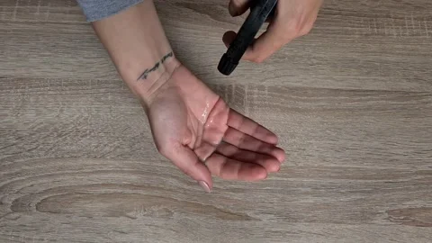 Cleaning Hands With Alcohol Vídeo Stock 156805145