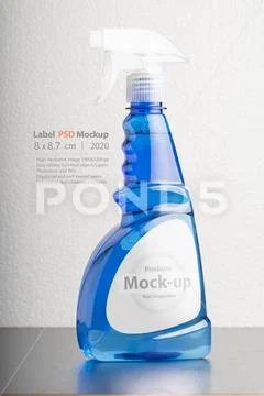Cleaning liquid bottle in front of  light gray background mock-up series PSD 템플릿