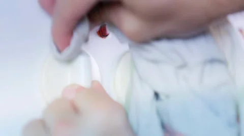 Cleaning Oven Buttons Knobs 스톡 동영상 38993320