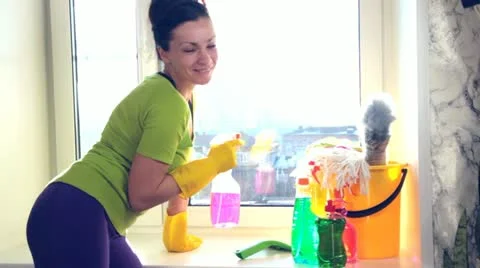 Cleaning a window Video stock 21765457