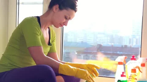 Cleaning a window Stock Footage 21785065