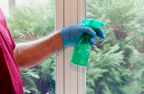 Cleaning windows 库存照片