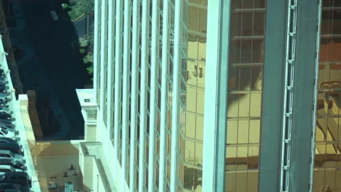 Cleaning the windows of the skyscraper in slow motion 250fps Stock-Footage 166215228