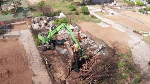 Cleanup in the Aftermath of the Eaton Fire in Altadena, California Vidéo 312037195