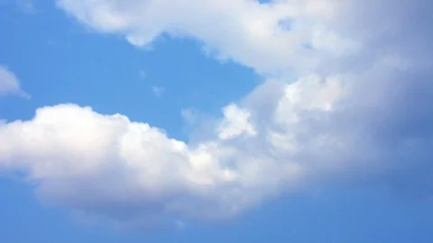 Clear blue sky with plain white cloud. Stock-Footage 109607476