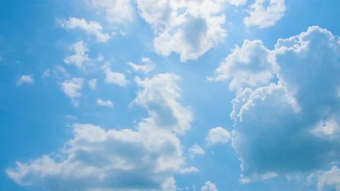 Clear blue sky with plain white cloud. Stock-Footage 109611599