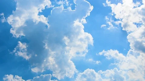 Clear blue sky with plain white cloud. Stock-Footage 109612060