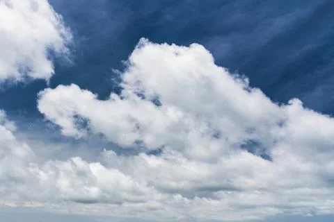 Clear blue sky with white clouds Foto stock