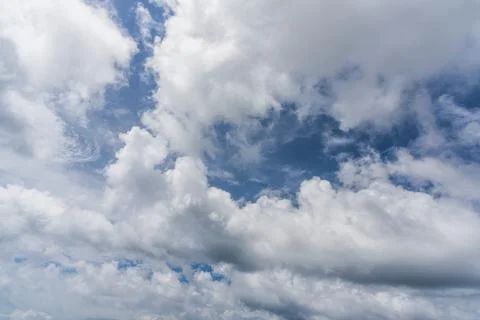 Clear blue sky with white clouds Foto stock
