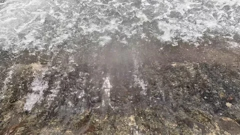 Clear flowing water close up. 库存影片 254354575