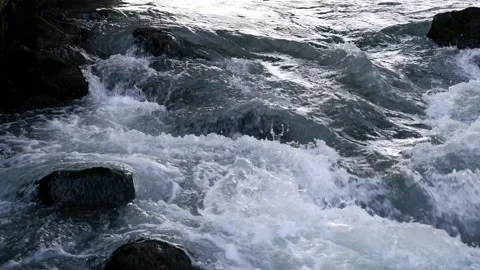 Clear stream running through stone boulders in carpathians Vídeo Stock 171404915