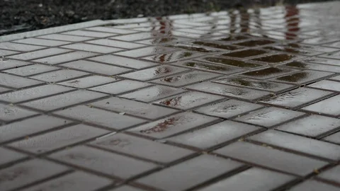 Clear water flow on the surface of the stone. close up	 Video stock 91072760