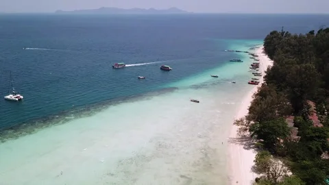 Clear wave and white beach in Koh Kradan island in Trang, Thailand. Stock Footage 270482397