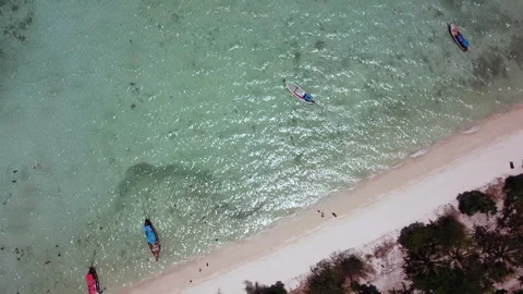 Clear wave and white beach in Koh Kradan island in Trang, Thailand. Stock-Footage 270482398
