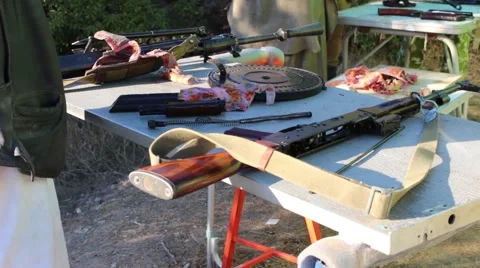 Clearing, Disassembly, Lubrication, Assembly and Function Check of the AK 47 Vidéo 67827433