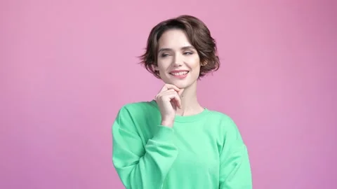 Clever lady decide excellent thought isolated pastel color background 스톡 동영상 196894085